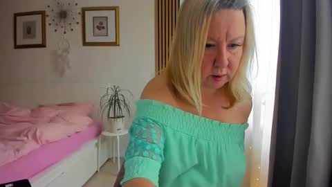 Nicole online show from December 2025 08:31:02 AM