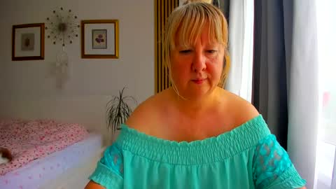 Snapshot of blonde_angel20 chatting on June 2026 03:47:01 PM Nicole online show from June 2026 03:47:01 PM