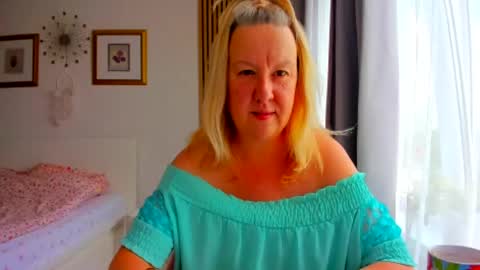 Snapshot of blonde_angel20 chatting on July 2026 03:19:02 PM Nicole online show from July 2026 03:19:02 PM