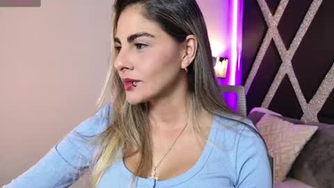 alejandra online show from May 2026 03:22:01 AM