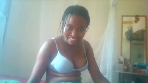 Snapshot of blondebarbiey chatting on February 2025 01:22:02 PM blonde online show from February 2025 01:22:02 PM