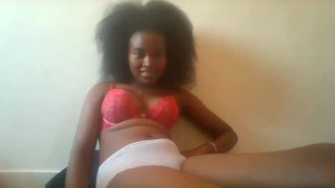 Snapshot of blondebarbiey chatting on February 2025 08:42:02 AM blonde online show from February 2025 08:42:02 AM