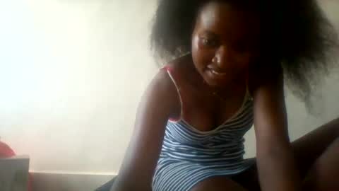 Snapshot of blondebarbiey chatting on February 2025 02:05:02 PM blonde online show from February 2025 02:05:02 PM
