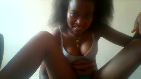 Snapshot of blondebarbiey chatting on February 2025 06:30:02 AM blonde online show from February 2025 06:30:02 AM