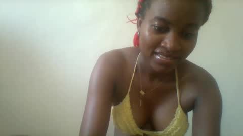 Snapshot of blondebarbiey chatting on February 2025 04:49:01 AM blonde online show from February 2025 04:49:01 AM