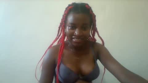Snapshot of blondebarbiey chatting on February 2025 04:24:02 AM blonde online show from February 2025 04:24:02 AM