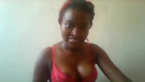 Snapshot of blondebarbiey chatting on March 2025 05:54:02 AM blonde online show from March 2025 05:54:02 AM