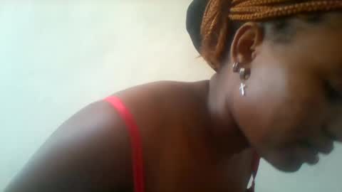 Snapshot of blondebarbiey chatting on March 2025 07:04:02 AM blonde online show from March 2025 07:04:02 AM