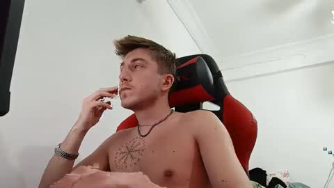 Snapshot of blondebat chatting on February 2025 04:47:01 PM blondebat online show from February 2025 04:47:01 PM