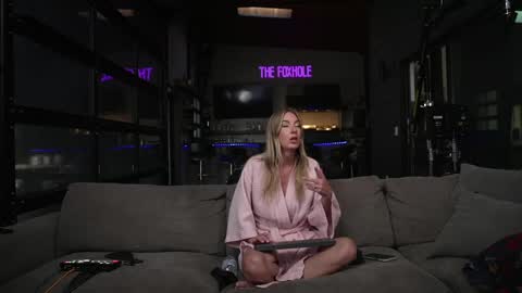 Snapshot of blondefoxsilverfox chatting on May 2026 02:56:02 PM blondefoxsilverfox online show from May 2026 02:56:02 PM