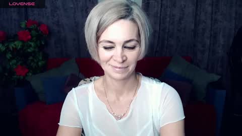 Snapshot of blondemommy_77 chatting on January 2025 07:34:01 PM Lola online show from January 2025 07:34:01 PM