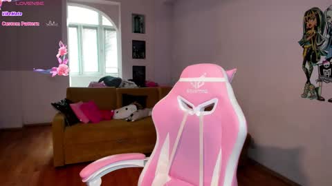 Elisa online show from October 2025 06:17:01 AM