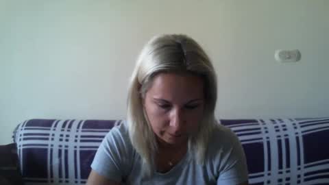 Snapshot of blondiepam23 chatting on January 2025 10:37:02 AM BlondiePam online show from January 2025 10:37:02 AM