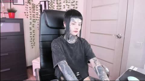 Snapshot of blood__mary chatting on June 2026 11:02:01 AM Mary online show from June 2026 11:02:01 AM