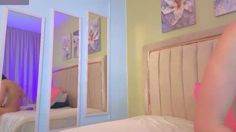 bloom_star01 online show from October 2025 12:13:02 PM