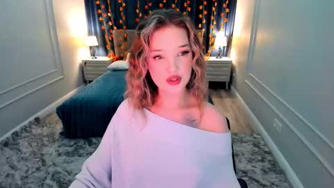 Sophia online show from November 2025 08:07:01 PM