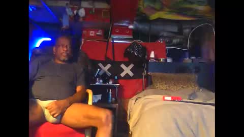 BLOWFLY online show from November 2025 05:13:02 PM