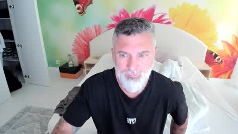 Snapshot of blowmyxxl chatting on November 2025 10:47:02 AM Nico online show from November 2025 10:47:02 AM