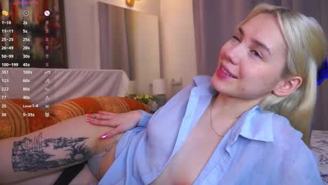 Adeline online show from November 2025 05:33:01 AM