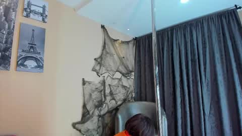 blue_sixx online show from October 2025 07:36:02 PM