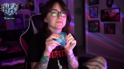 Blue online show from December 2024 01:25:01 AM