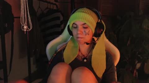 Snapshot of bluedweeb chatting on January 2025 02:15:01 AM Blue online show from January 2025 02:15:01 AM