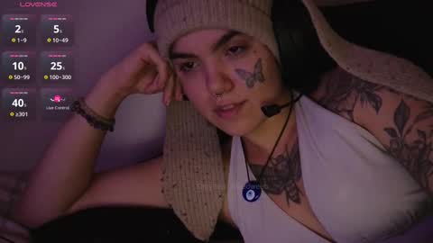 Snapshot of bluedweeb chatting on October 2025 03:38:01 AM Blue online show from October 2025 03:38:01 AM