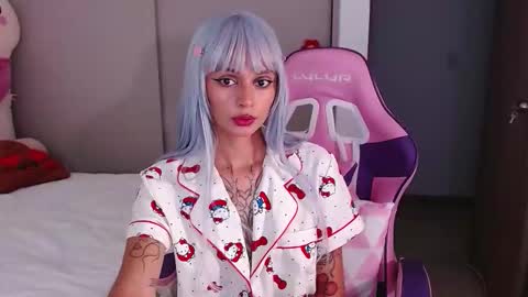 Snapshot of bluee_v chatting on May 2026 03:02:01 AM Im Abril .. Nice to meet you thumb up me please its important INDEPENDENT MODEL online show from May 2026 03:02:01 AM