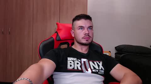 blueeyeboy0 online show from January 2025 09:35:02 PM