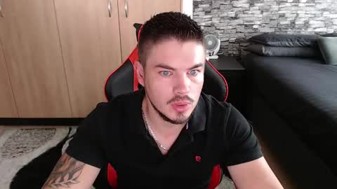 blueeyeboy0 online show from February 2025 08:31:02 AM