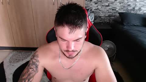 blueeyeboy0 online show from February 2025 09:42:01 AM