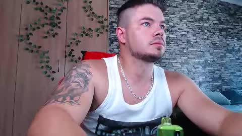 blueeyeboy0 online show from January 2026 09:03:01 AM