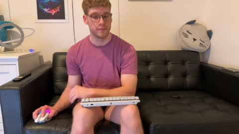 Snapshot of blueeyedtallguy chatting on December 2024 02:36:02 AM blueeyedtallguy online show from December 2024 02:36:02 AM