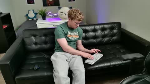 blueeyedtallguy online show from January 2026 09:07:02 PM