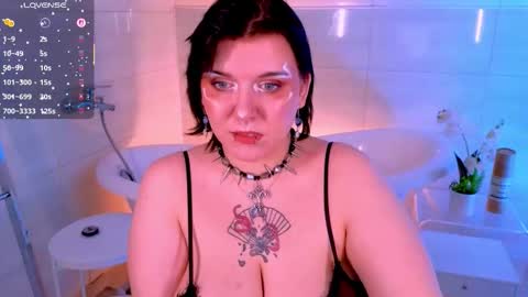 Hi my name is Lunaray online show from November 2025 11:20:02 AM