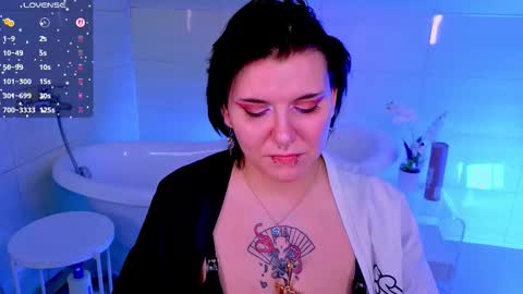 Hi my name is Lunaray online show from November 2025 10:25:02 AM