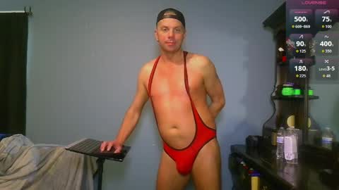 Snapshot of blueyes_hung1 chatting on April 2026 09:19:01 PM Fun Boi online show from April 2026 09:19:01 PM