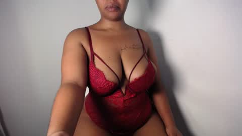 Snapshot of blueyivy chatting on June 2026 07:18:01 AM Babygirl online show from June 2026 07:18:01 AM