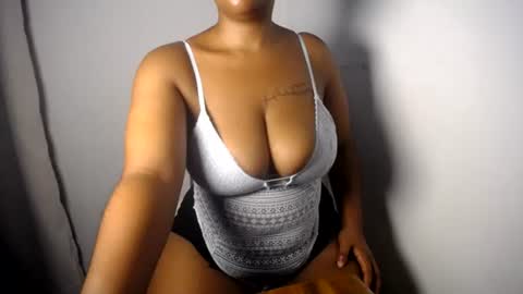 Snapshot of blueyivy chatting on July 2026 06:24:01 AM Babygirl online show from July 2026 06:24:01 AM