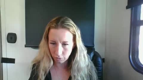 MamaMorgan online show from December 2025 05:22:02 PM