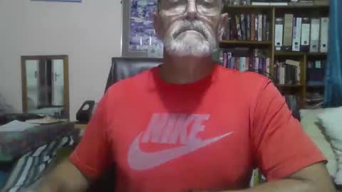 Snapshot of bobbgud chatting on May 2026 04:06:02 AM Bobbgud online show from May 2026 04:06:02 AM