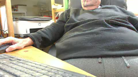 Snapshot of bogbopper50 chatting on January 2025 04:37:02 PM BigBopper50 online show from January 2025 04:37:02 PM