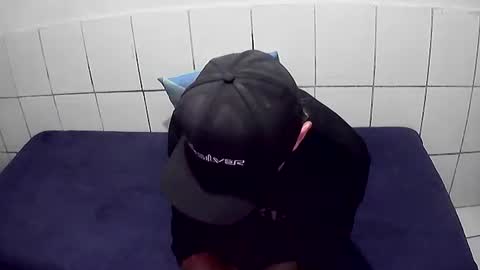 Cesar Augusto Pierdona online show from December 2025 09:21:01 PM