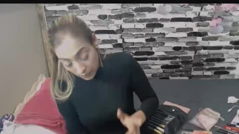 Kim online show from September 2025 07:13:02 AM