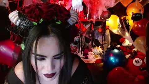 Paris online show from October 2025 12:00:01 AM