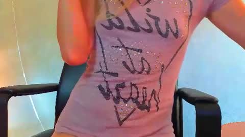 Snapshot of bom_mia_bom chatting on July 2026 12:26:02 AM Mia online show from July 2026 12:26:02 AM