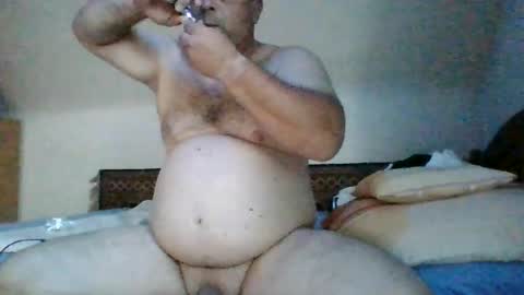 Snapshot of bondsuckslut chatting on June 2026 06:43:02 PM borntosuck online show from June 2026 06:43:02 PM