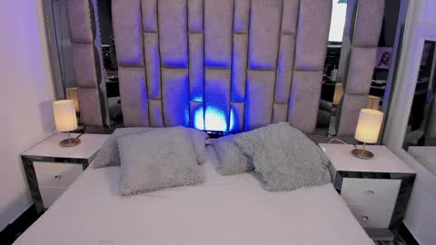 bonet_iris online show from April 2026 07:04:02 PM