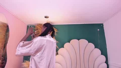 bonieklent online show from March 2025 02:54:01 AM