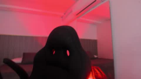 Bonnie  online show from November 2025 11:21:02 AM